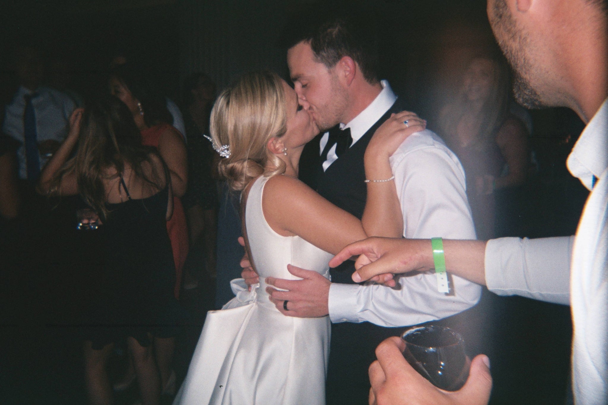 Disposable Cameras at Weddings: The Complete Guide